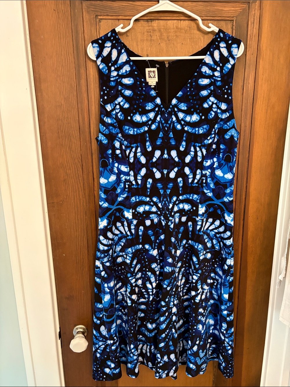 Sleeveless Blue Patterned V-Neck Dress